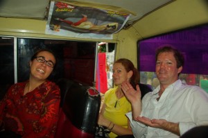 Mit Rachel aus Kanada und Kevin aus Australien im Bus zur paraguayanisch-argentinischen Grenze