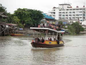 Flussueberquerung in Ayutthaya
