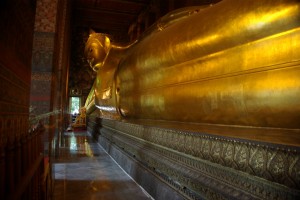 Wat Pho mit seinem 45m langen liegenden Buddha haben wir uns auch angesehn