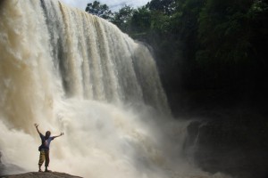 die gigantische 2te Stufe des Wasserfalls