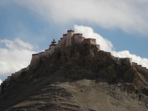 ...auf den Dzong (die alte Tibetische Festung)...